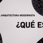 Si quieres conocer más sobre la arquitectura modernista, desde como surge, sus carácterísticas e influencias en este artículo lo tienes al hacer click.